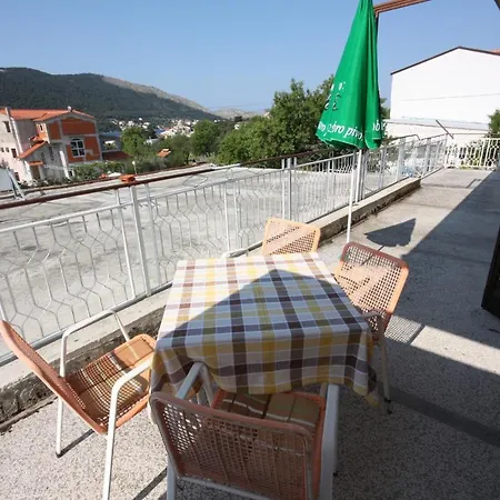 Appartement With Parking Space Grebastica, Sibenik - 6103 *