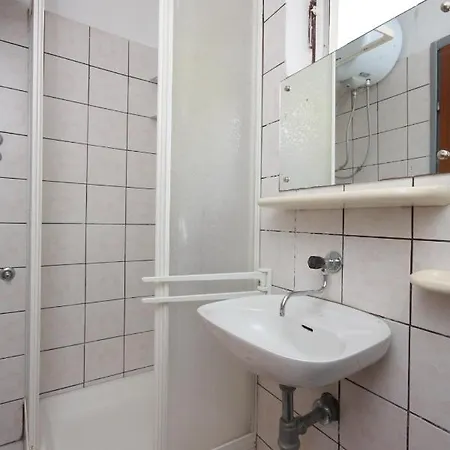 Apartment With Parking Space Grebastica, Sibenik - 6103 *