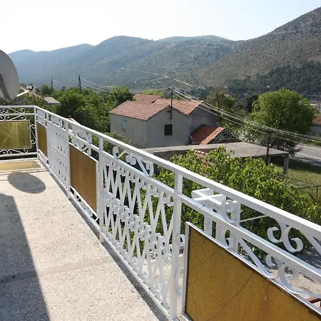Apartment With Parking Space Grebastica, Sibenik - 6103 Grebastica
