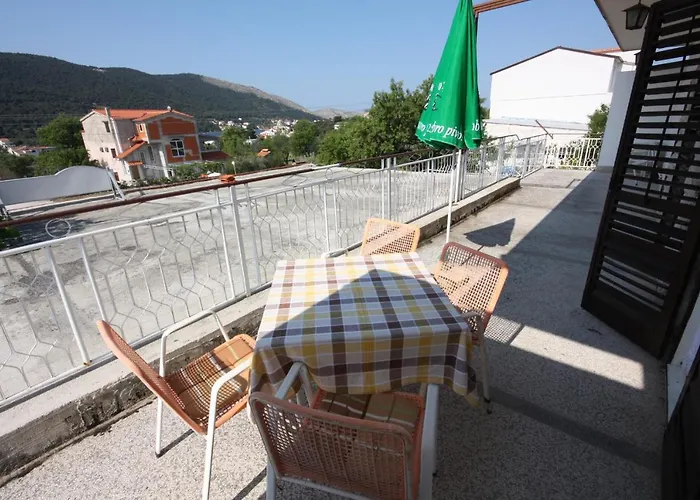 Apartman With Parking Space Grebastica, Sibenik - 6103 *